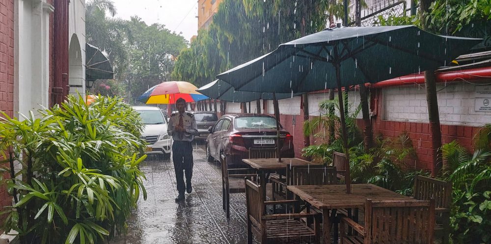 raining in Kolkata